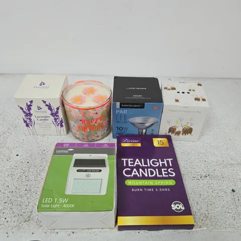 APPROXIMATELY 15 ASSORTED ITEMS INCLUDING LUMINEUX LED SOLAR LIGHT, DIVINE SCENTS TEALIGHT CANDLES AND MAYFIELD LAVENDER CANDLE