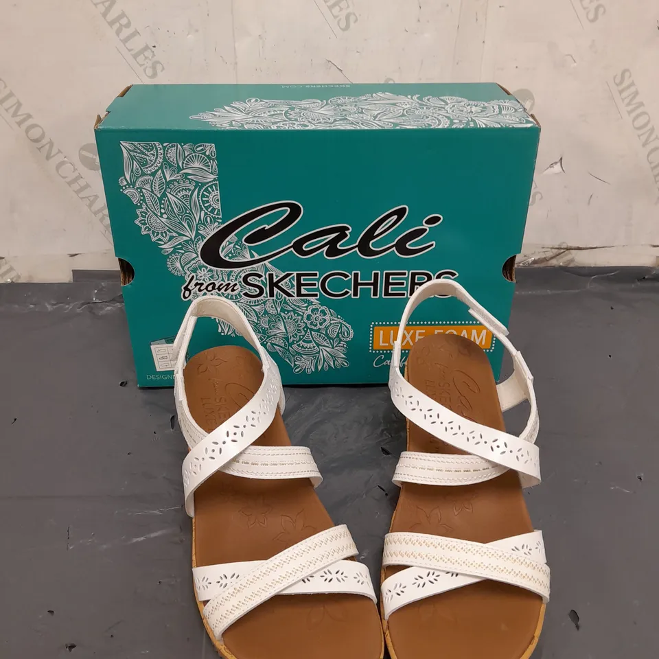 SKETCHERS CALI WOMENS SIZE 9 WEDGE HEEL SANDALS 