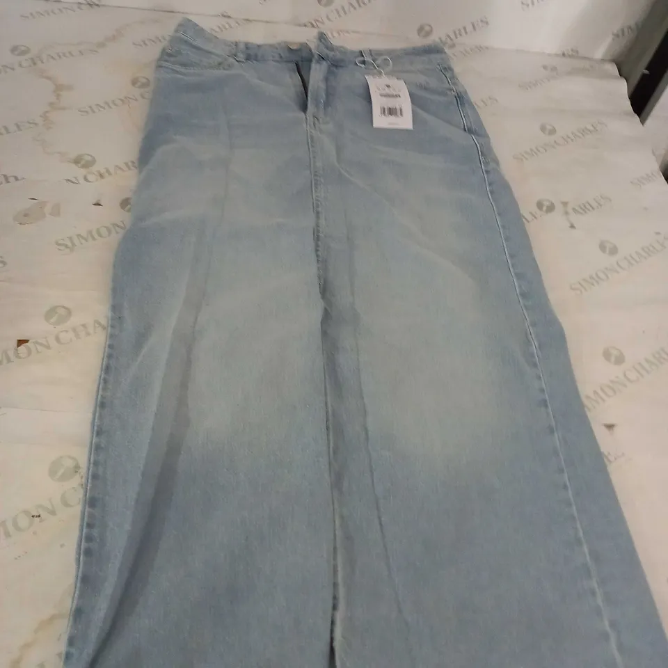 ASOS DESIGN BLUE DENIM JEANS SIZE 38