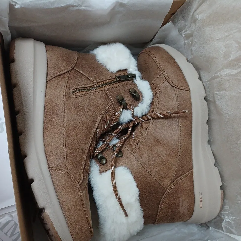BOXED SKECHERS GLACIAL ULTRA COZYLY BOOTS, CHESTNUT - SIZE 4 
