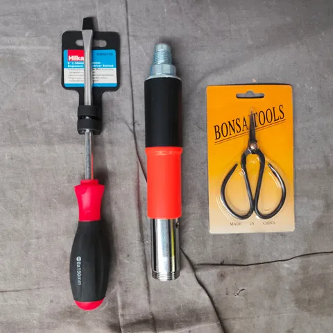 APPROXIMATELY 8 ASSORTED HOUSEHOLD ITEMS TO INCLUDE HILKA ENGINEERS SCREWDRIVER, ETC