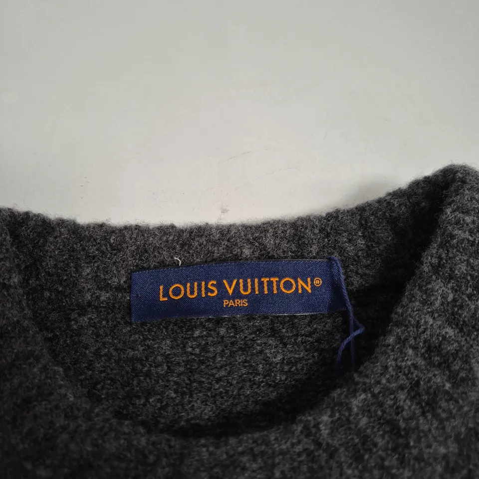 LOUIS VUITTON GREY WOOL-KNIT JUMPER WITH LV PATCH (PARIS)