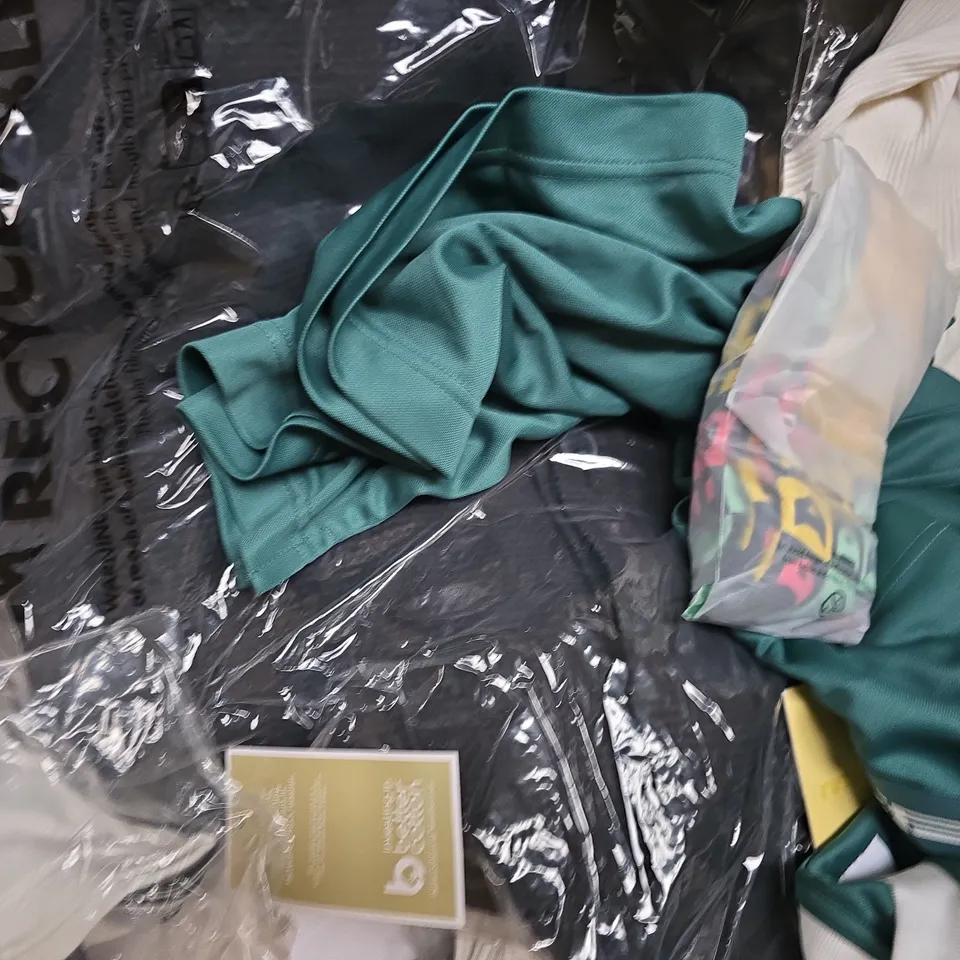 APPROXIMATELY 25 ASSORTED CLOTHING AND FASHION PRODUCTS IN VARIOUS STYLES AND SIZES - COLLECTION ONLY