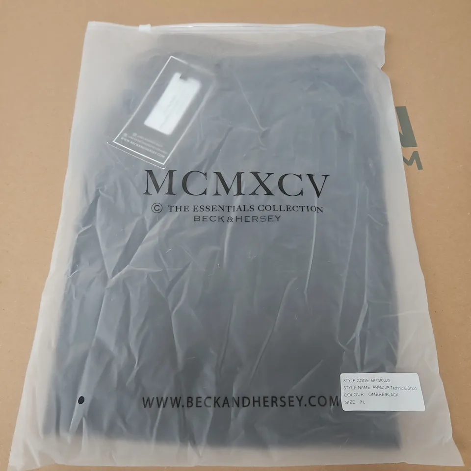 BAGGED BECK AND HERSEY ARMOUR TECHNICAL SHORT IN OMBRE/BLACK - XL