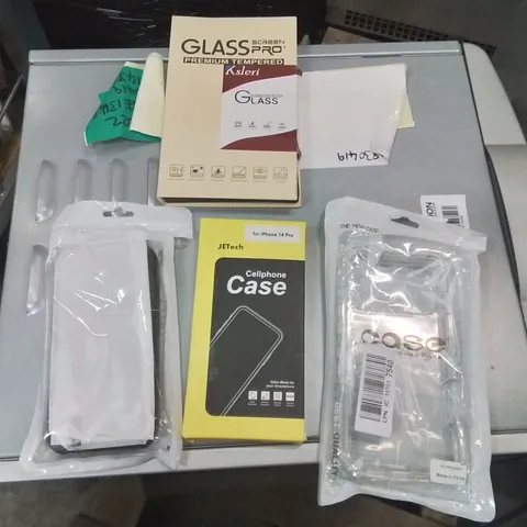 PALLET CONTAINING A LARGE QUANTITY OF PHONE CASES 