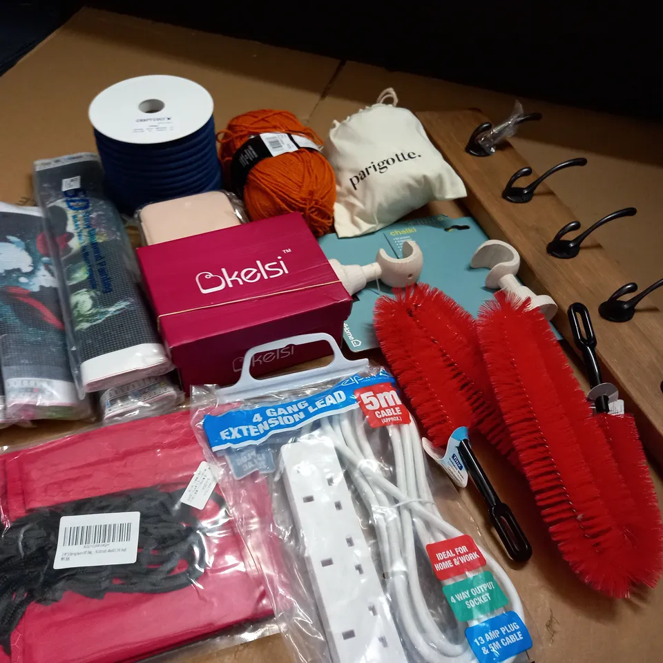 LOT OF ASSORTED HOUSEHOLD ITEMS TO INCLUDE CRAFT SETS, KELSI BABY SHOES AND WOODEN COAT HANGER