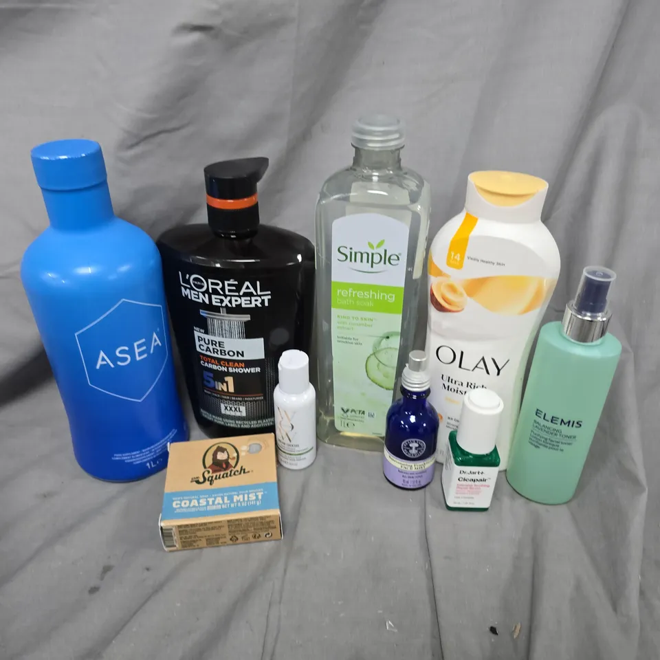 APPROXIMATELY 14 ASSORTED HEALTH & BEAUTY PRODUCTS TO INCLUDE LOREAL MEN EXPERT PURE CARBON SHOWER, ASEA FOOD SUPPLEMENT, SIMPLE BATH SOAK, ETC - COLLECTION ONLY