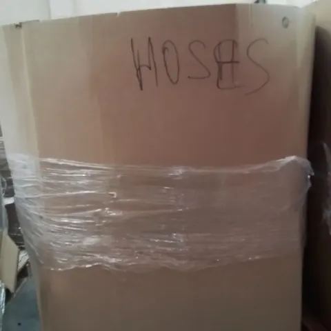 PALLET CONTAINING A LARGE QUANTITY OF HOSES