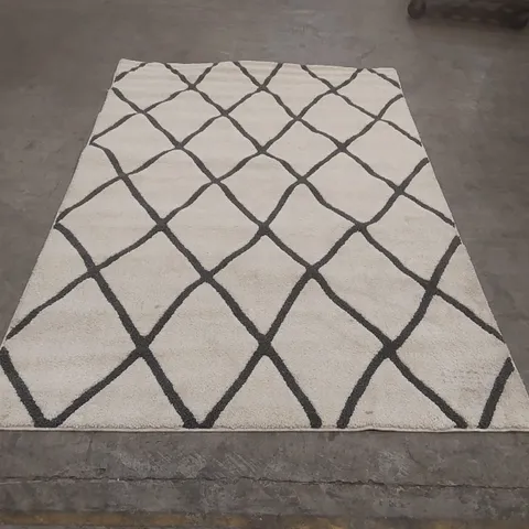 QUALITY DESIGNER AREA RUG - APPROXIMATELY 232 x 155cm