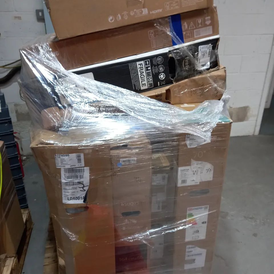 PALLET OF 8 ASSORTED TELEVISIONS & MONITORS - COLLECTION ONLY