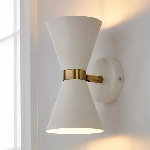 BOXED ARCHIE RETRO HEAD DUAL LIT WALL LIGHT