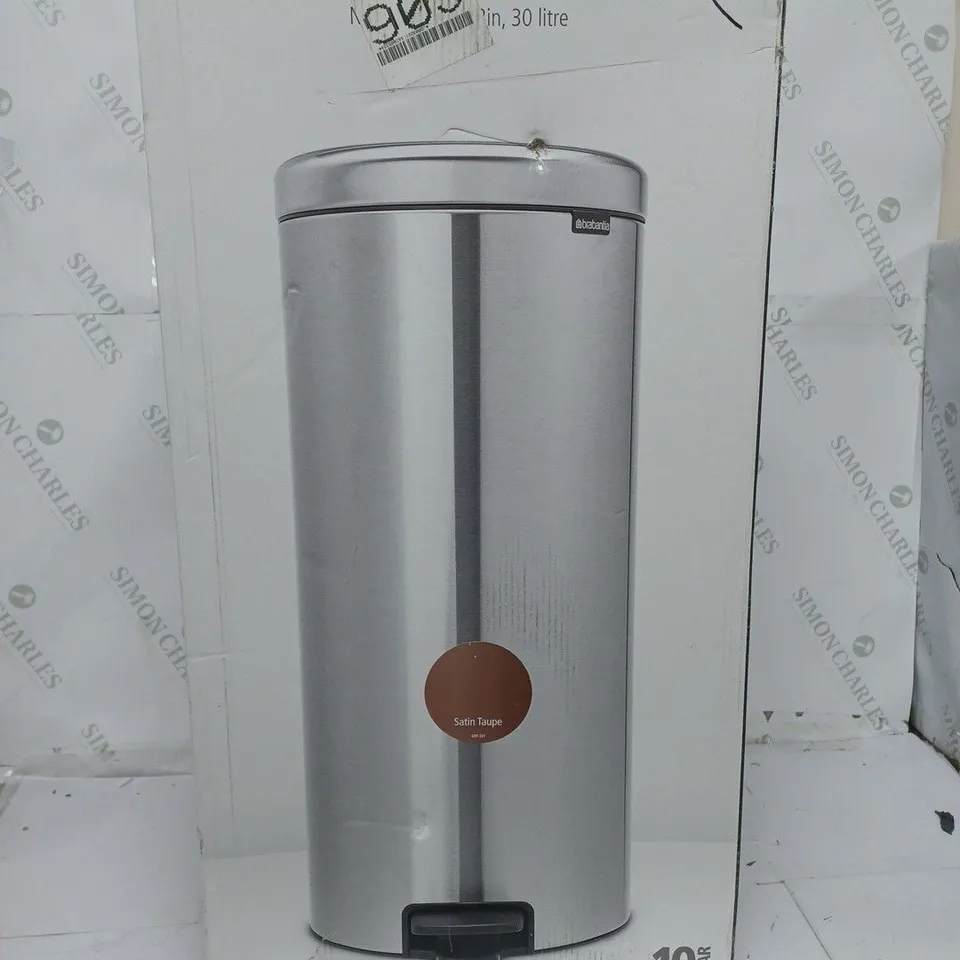 BOXED BRABANTIA NEWICON PEDAL BIN 30 LITRE
