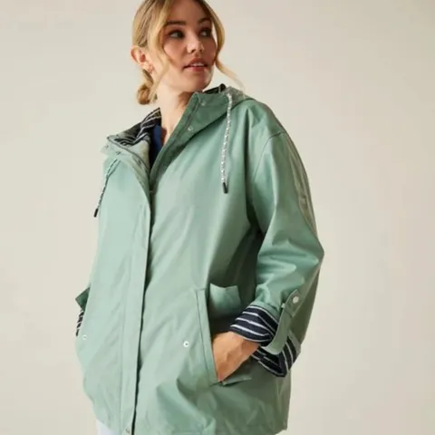 BRAND NEW REGATTA SASRY JACKET IN GLACIER - UK 10