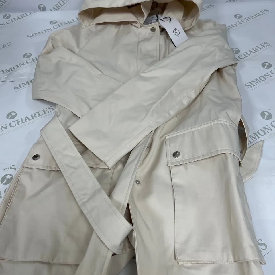 STRADIVARIUS OVERCOAT WITH BELT IN CREAM SIZE SMALL