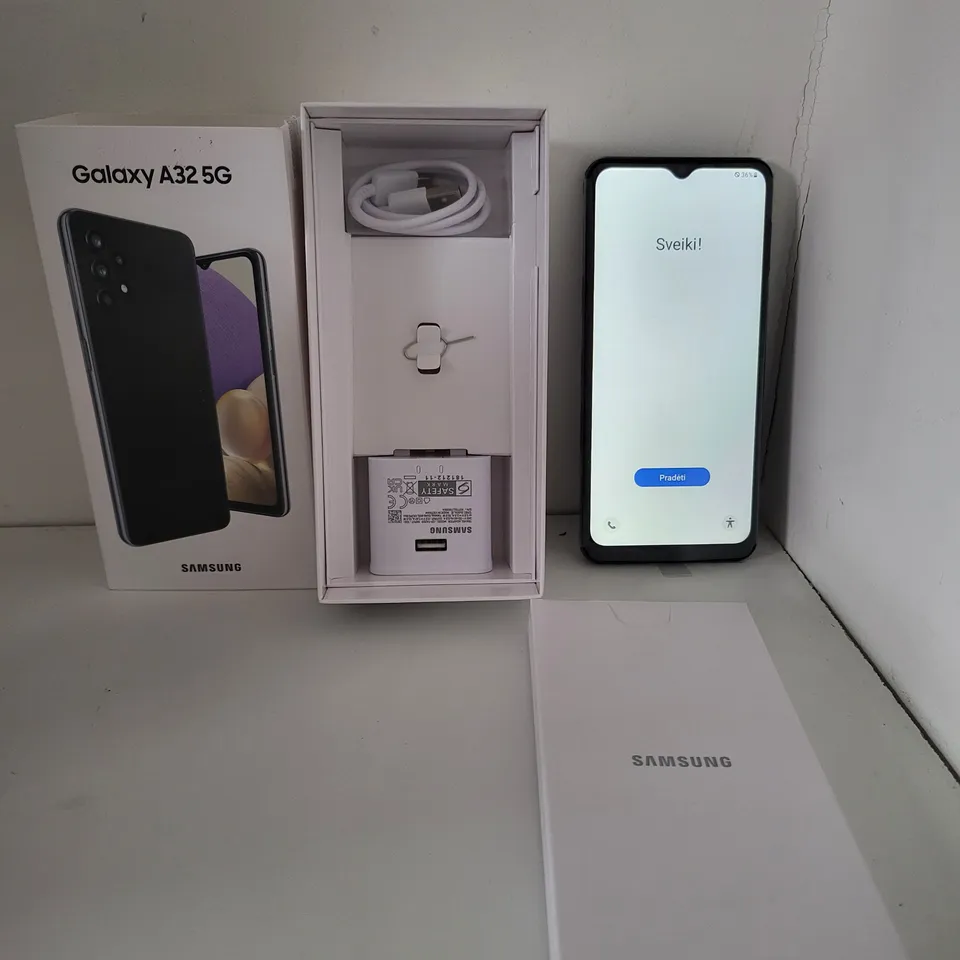 BOXED SAMSUNG GALAXY A32 5G 64GB ANDROID SMART PHONE - AWESOME BLACK