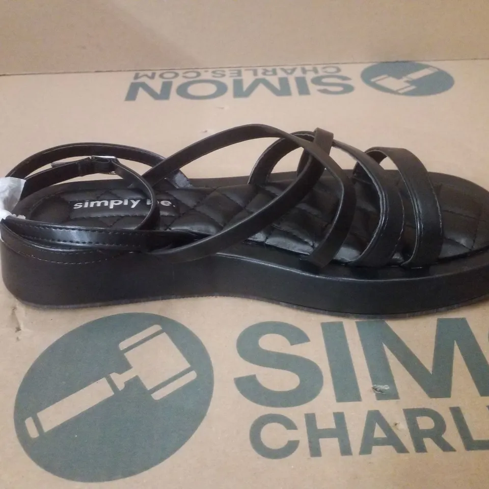 BOX CONTAINING APPROXIMATELY 6 PAIRS OF BRAND NEW SIMPLY BE BLACK PHOEBE EX WIDE SANDALS - SIZE 7