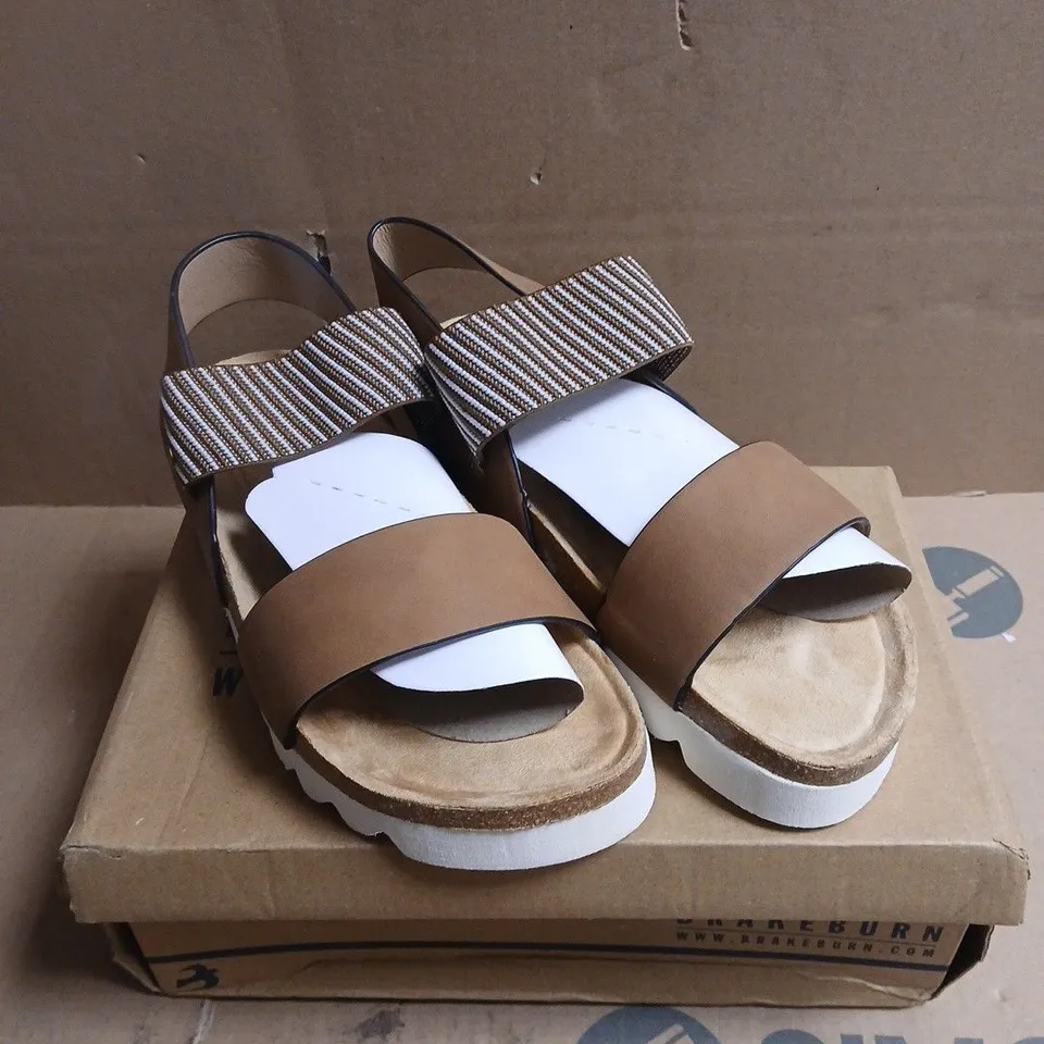 BRAKEBURN WOMEN'S SANDALS – BROWN LEATHER STRAPS WITH STRIPED FABRIC STRAP BOXED SIZE 6