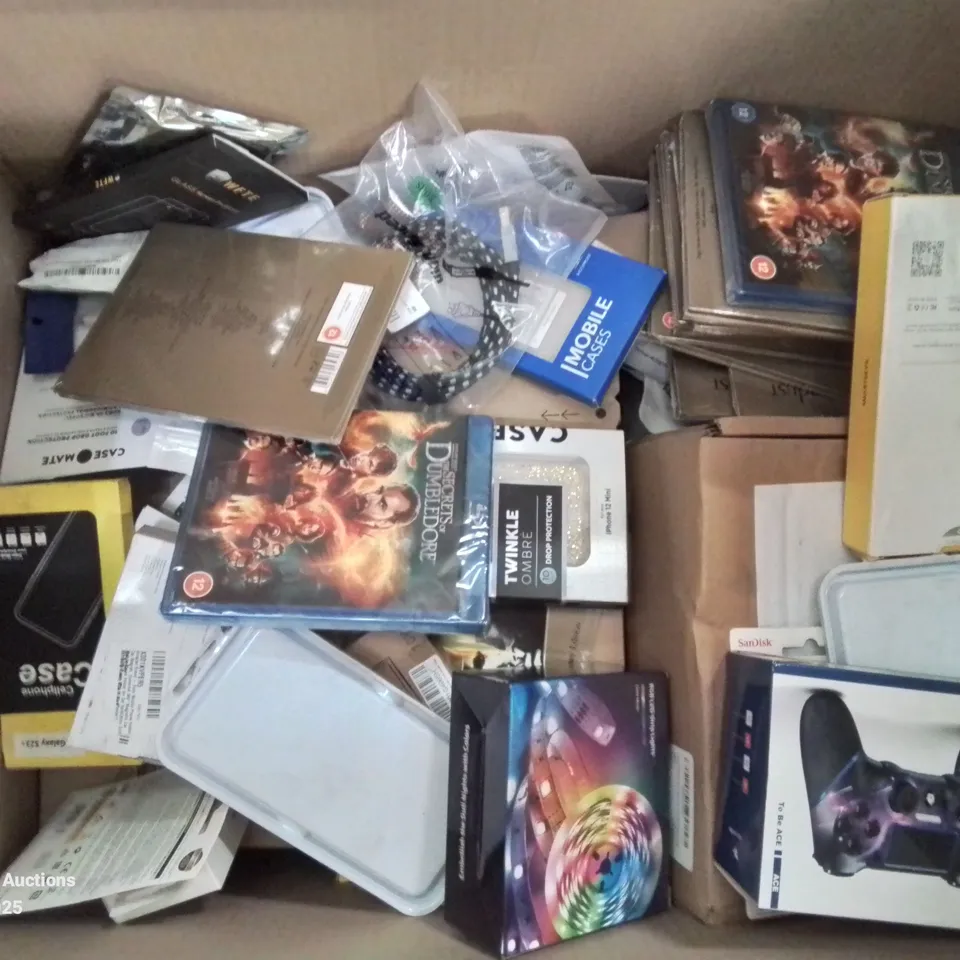 BOX CONTAINING LARGE AMOUNT OF BOXED ELECTRICAL ITEMS TO INCLUDE: SCREEN PROTECTION COVERS, WIRELESS GAMING CONTROLLER, AAA BATTERIES, CAR PHONE HOLDERS, EARPHONES AND LOTS MORE