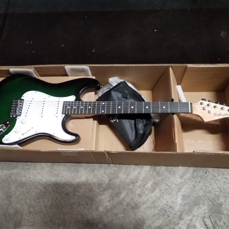 BOXED DISPLAY4TOP FULL-SIZE ELECTRIC GUITAR COMPLETE BEGINNER KIT - GREEN/WHITE
