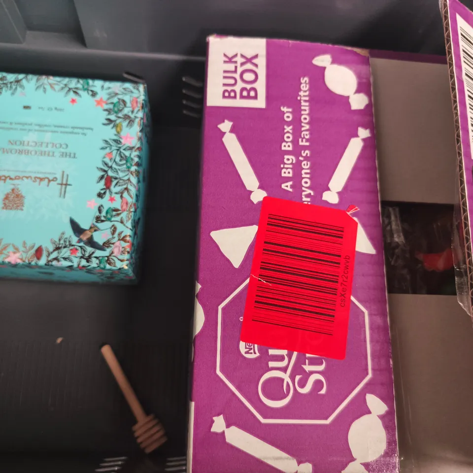 APPROXIMATELY 5 ASSORTED FOOD AND DRINK ITEMS TO INCLUDE HONEY, COFFEE COLLECTION, ETC