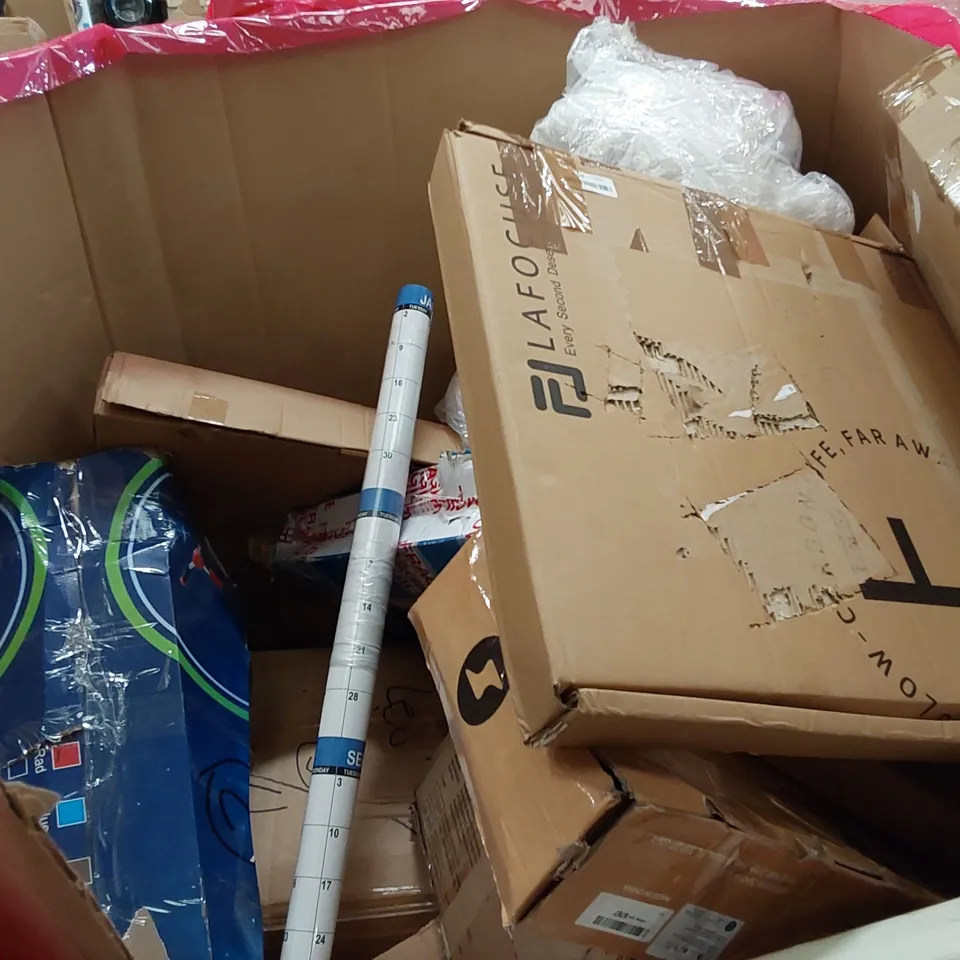 PALLET OF ASSORTED ITEMS INCLUDING: DR.PREPARE ROTARY DEHUMIDIFIER, PROFESSIONAL R/C EXCAVATOR MODEL, SUITCASE, DOG BED