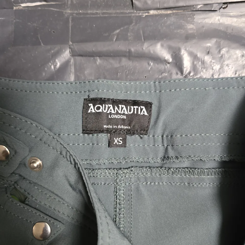 AQUANAUTIA LONDON SHORTS WITH WATERPROOF POCKET IN TEAL/GREY SIZE XS