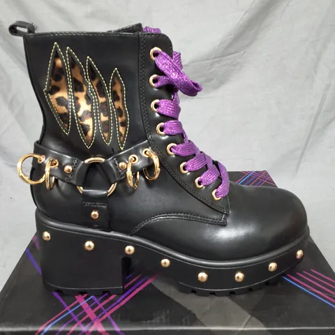 BOXED KOI MONSTER HIGH LUCIA WEREWOLF MILITARY STUDDED BOOTS IN BLACK - UK 5