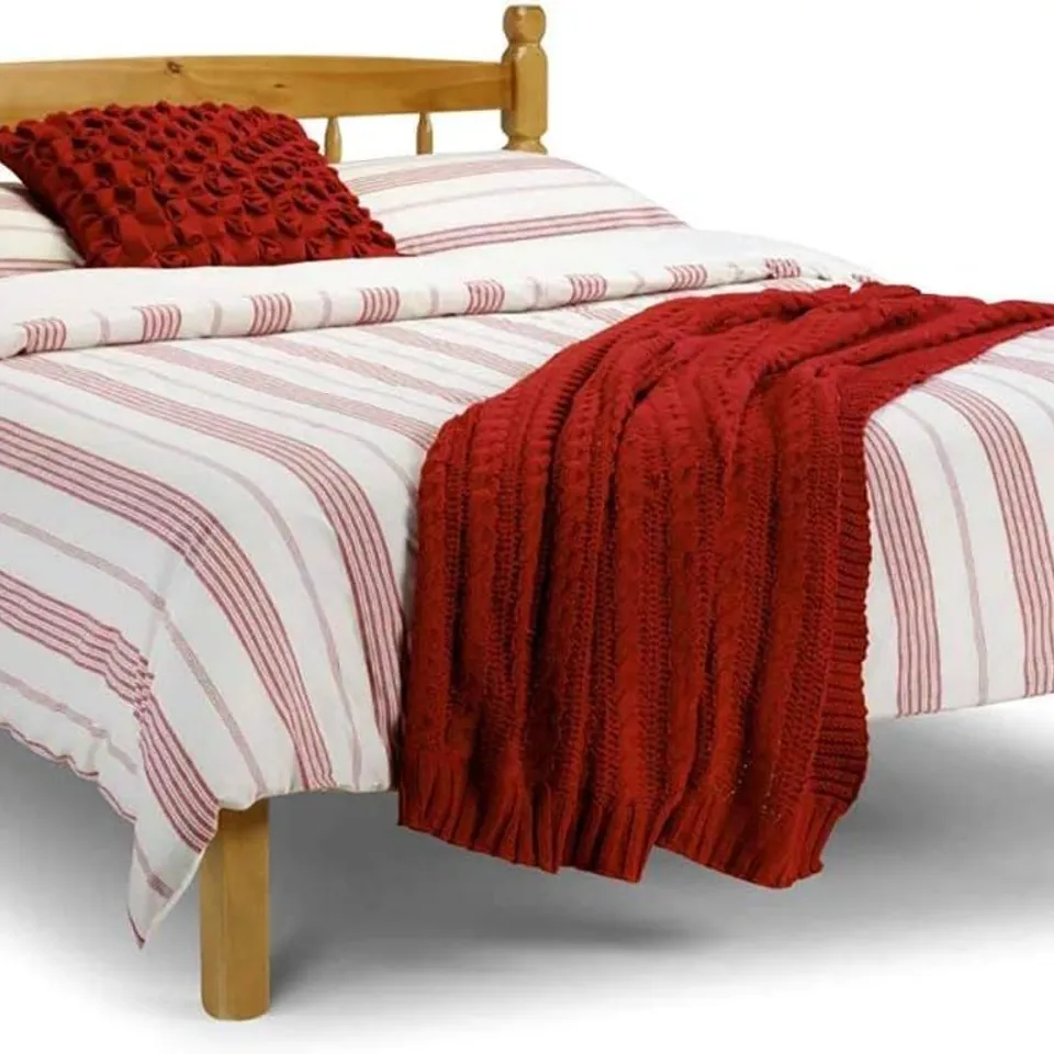 BOXED JULIAN BOWEN PICKWICK PINE BED - ANTIQUE WOODEN BEDS - SMALL DOUBLE (2 BOXES)