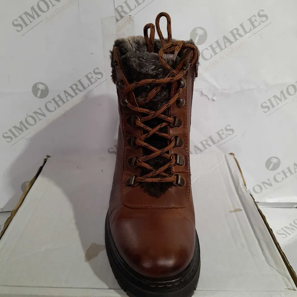MODA IN PELLE CHALOTT LEATHER HIKING BOOTS, TAN - SIZE 5