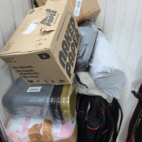 CAGE OF APPROXIMATELY 10 ASSORTED HOUSEHOLD ITEMS TO INCLUDE NESTING SET OF 3 BINS, KITCHEN ROLL, ETC - COLLECTION ONLY