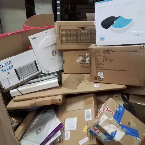 PALLET CONTAINING VARIOUS ASSORTED BOXED HOUSEHOLD ITEMS TO INCLUDE: COMFORT CUSHION, INSECT KILLERS, OFFICE CHAIR MAT, TRUNKI RIDE ON AND LOTS MORE UNMARKED BOXED ITEMS 
