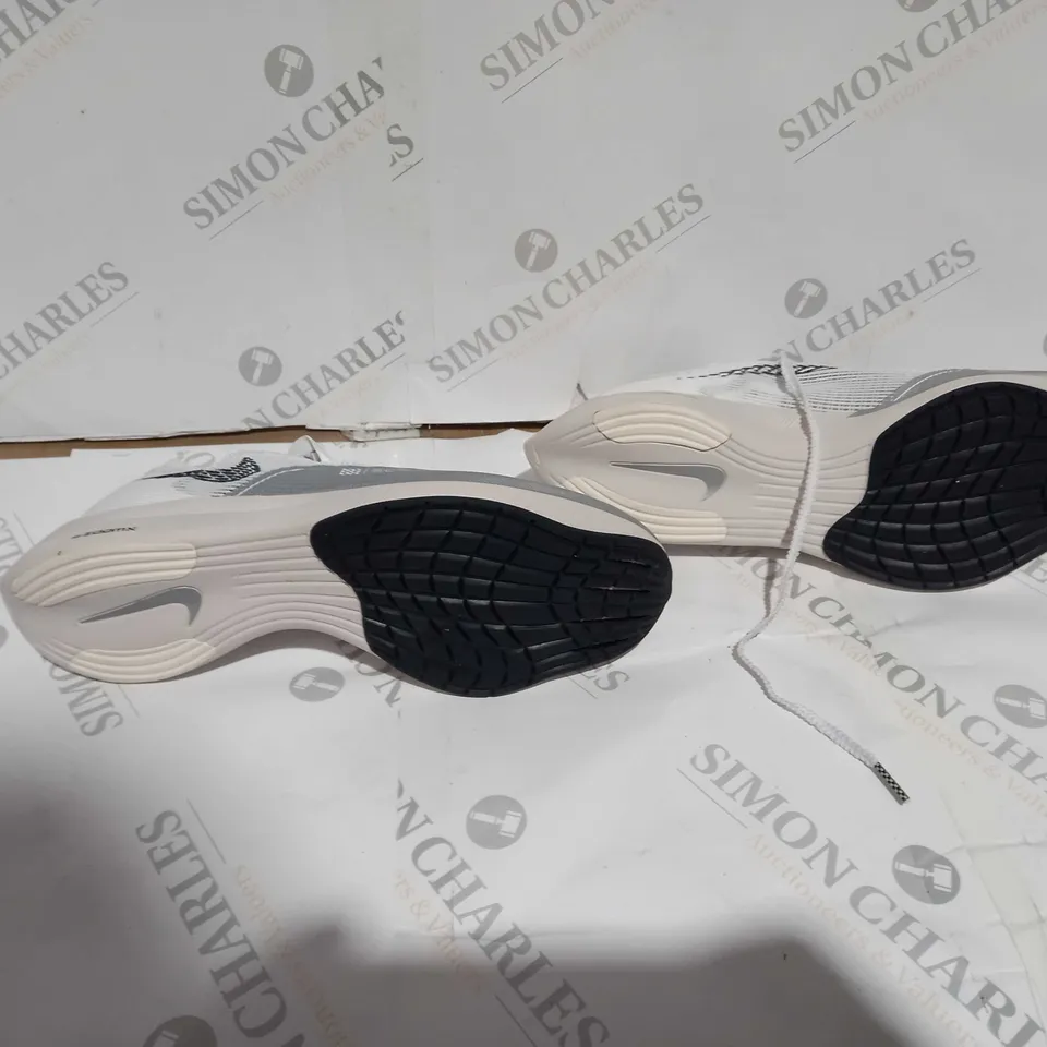 UNBOXED PAIR NIKE ZOOMX BLACK/WHITE UK UNSPECIFIED SIZE