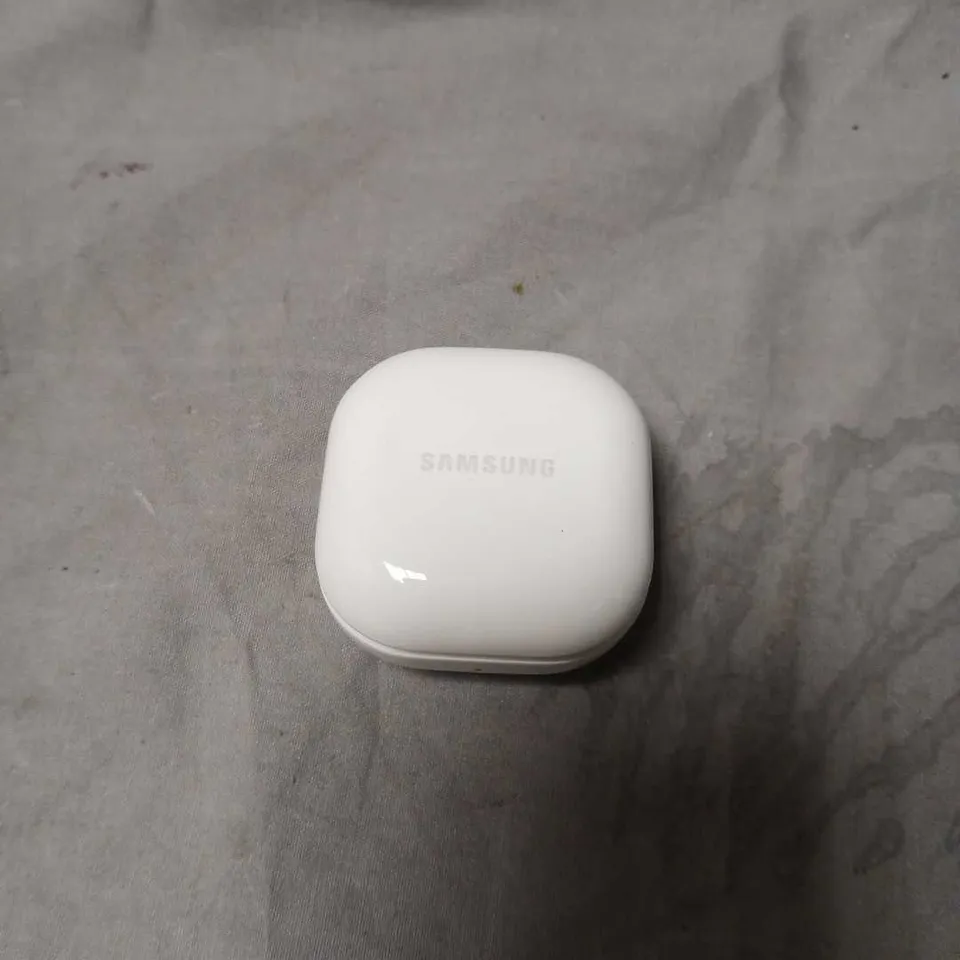 SAMSUNG GALAXY BUDS2 TRUE WIRELESS EARBUDS SM-R177 WITH CASE - WHITE/GREY