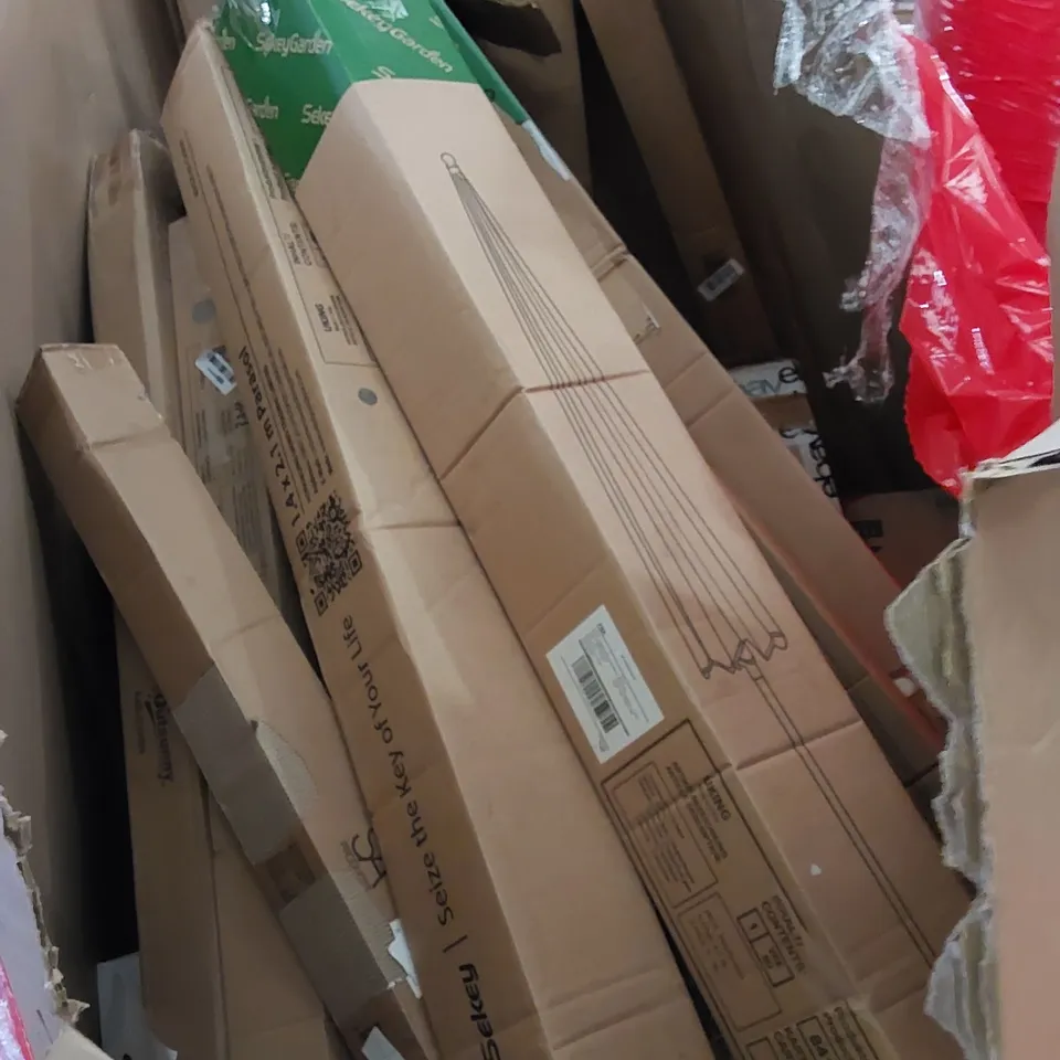PALLET OF ASSORTED HOUSEHOLD ITEMS AND CONSUMER PRODUCTS. INCLUDES A LARGE NUMBER OF PARASOLS 