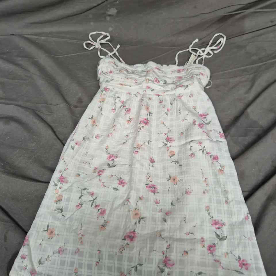 WOMEN'S FLORAL DRESS – MEDIUM HOLLISTER