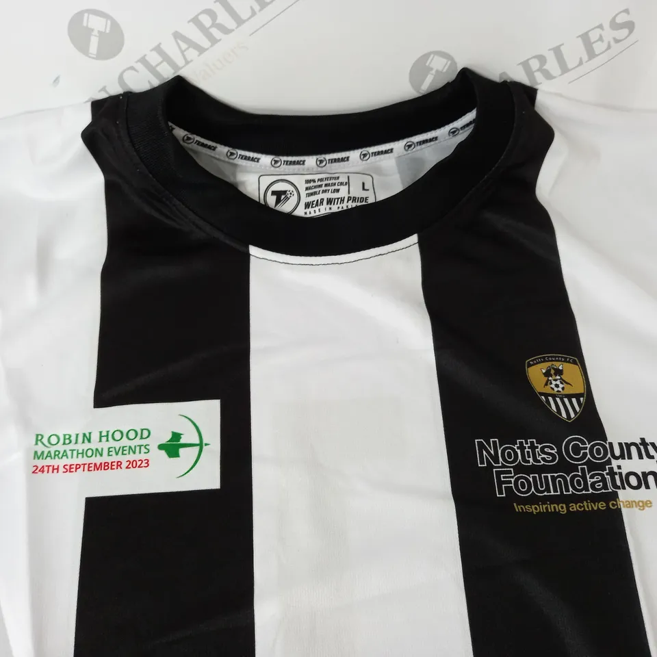 TERRACE NOTTS COUNTY FOUNDATION SPORTS T-SHIRT - L