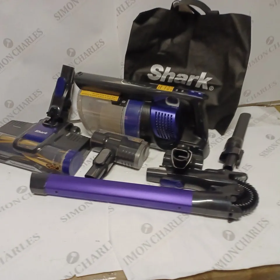SHARK ANTI HAIR WRAP CORDLESS PET VACUUM CLEANER IZ202UKT