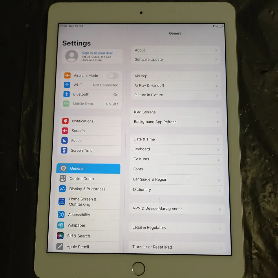 APPLE IPAD PRO 9.7" MODEL MLPX2FD/A