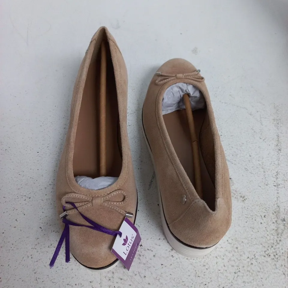 LOTUS LEATHER SLIDE ON SHOES IN NATURAL - 41