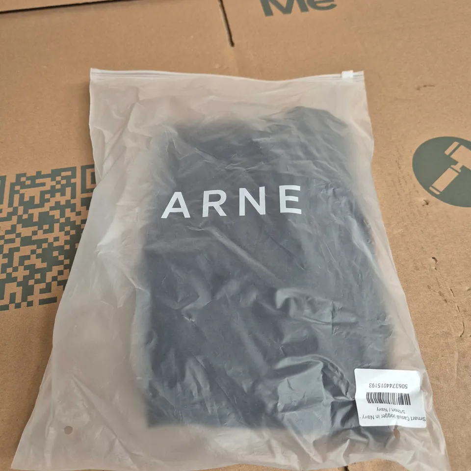 ARNE SMART CASUAL JOGGER IN NAVY – SIZE S SHORT