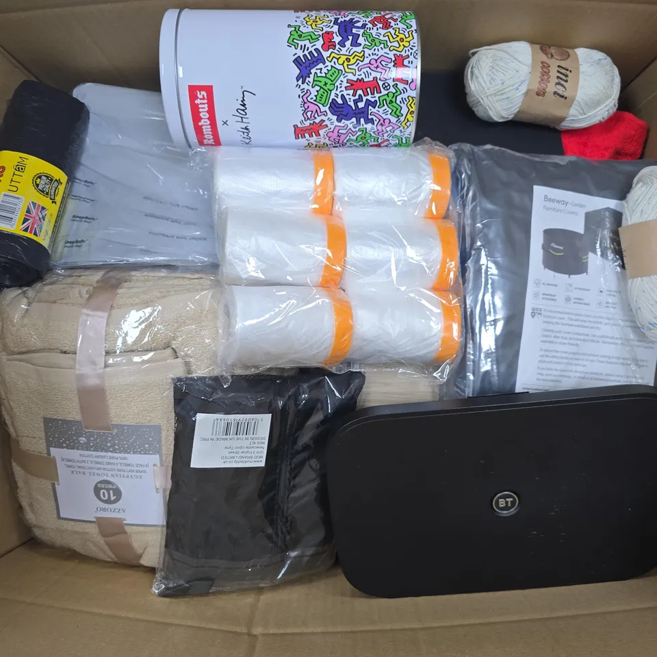 APPROXIMATELY 20 ASSORTED HOUSEHOLD PRODUCTS TO INCLUDE REFUSE SACKS, BEEWAY GARDEN FURNITURE COVERS, AZZORO 10PC TOWEL BALE, ETC - COLLECTION ONLY