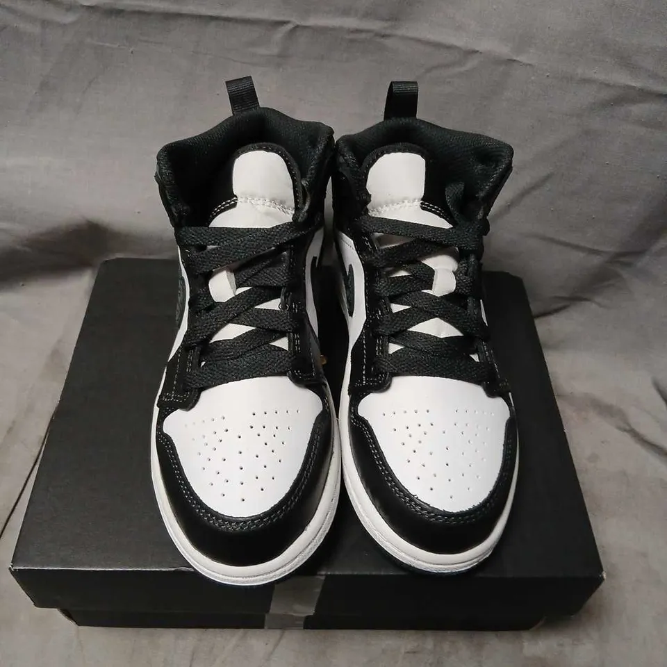  NIKE AIR JORDAN 1 MID SE PRESCHOOL SNEAKERS - BLACK/WHITE UK 11.5