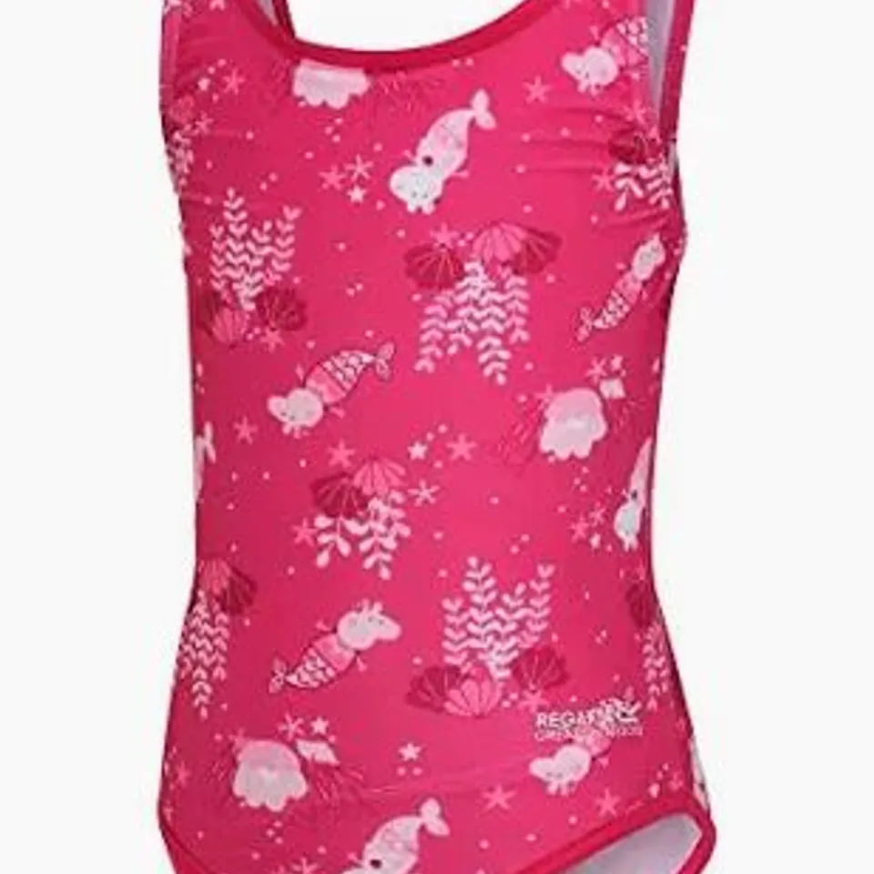 REGATTA PEPPA SPLASH SUIT PINK FUSION SIZE 48-60