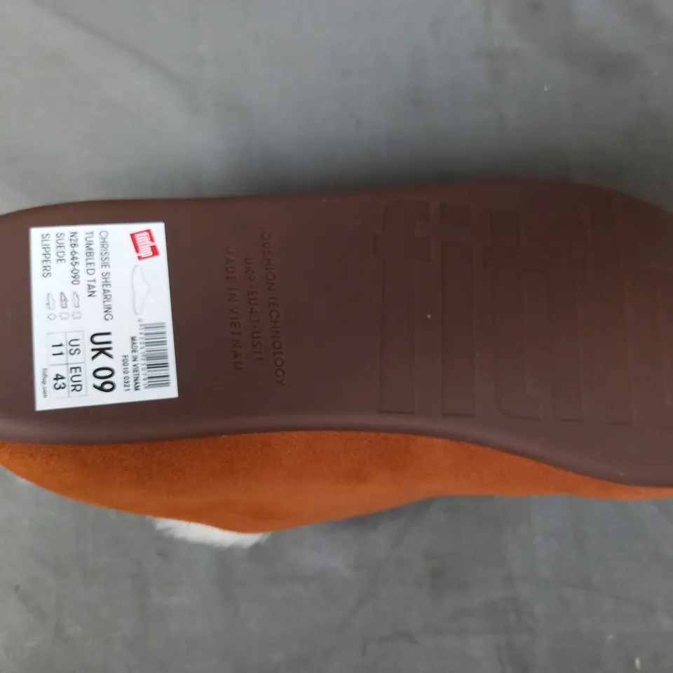 BOXED PAIR OF FITFLOP CHRISSIE SHEARLING SUEDE SLIPPERS IN TAN UK SIZE 9