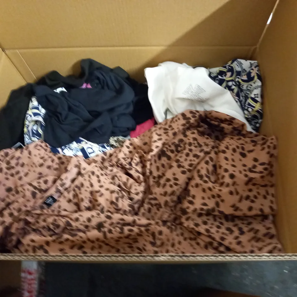 LARGE QUANTITY OF ASSORTED CLOTHING ITEMS TO INCLUDE QUIZ AND SHEIN