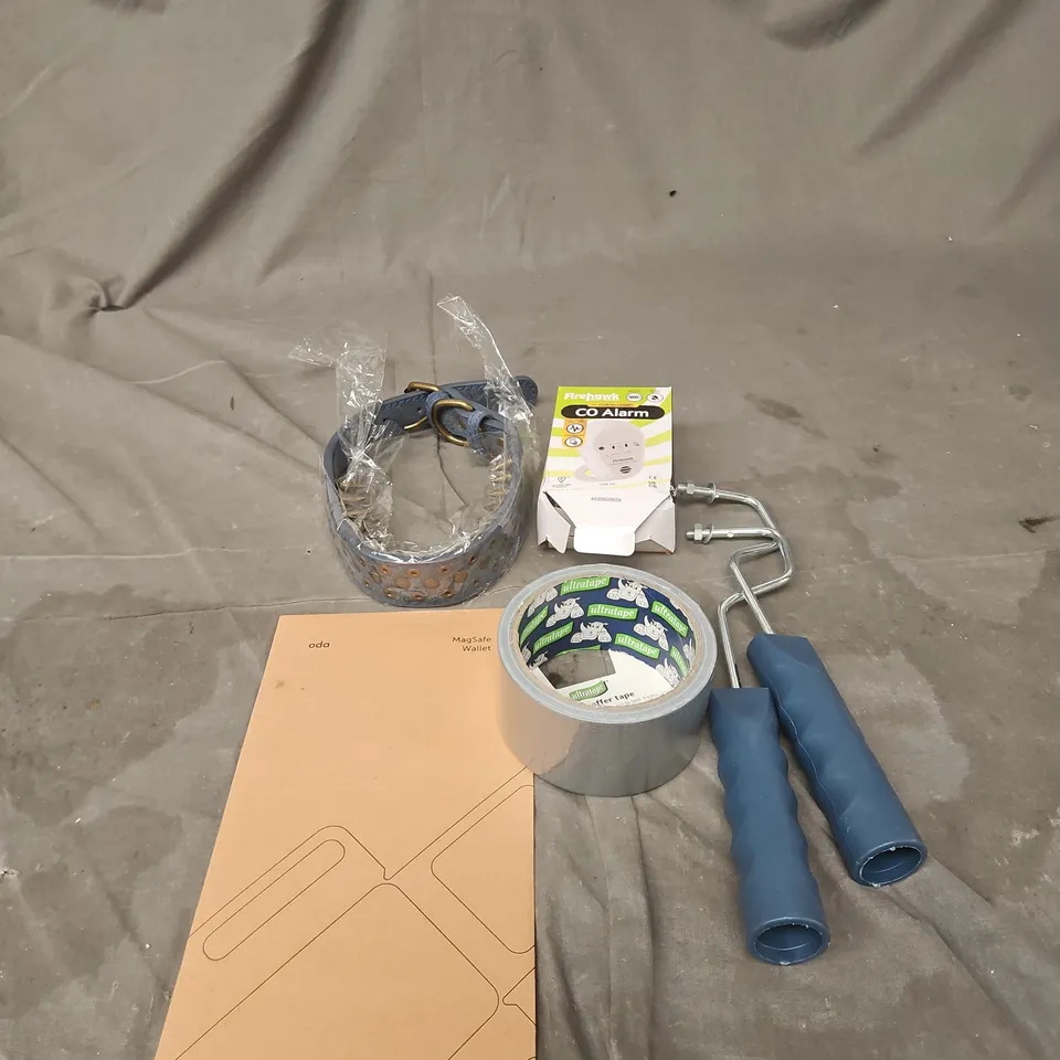APPROXIMATELY 15 ASSORTED ITEMS TO INCLUDE "CO" ALARM, STUDDED COLLAR, GAFFER TAPE, MAGSAFE WALLET ETC