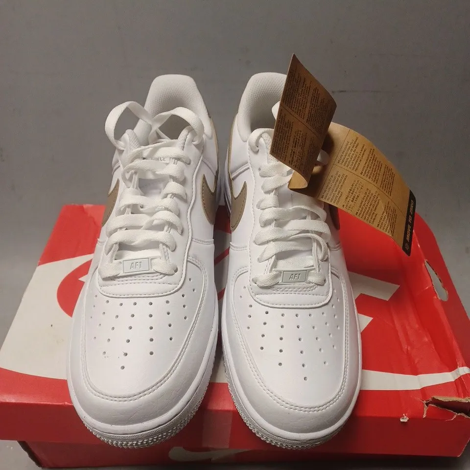 BOXED PAIR OF NIKE AIR FORCE 1 07 NEXT NATURE TRAINERS - UK SIZE 7