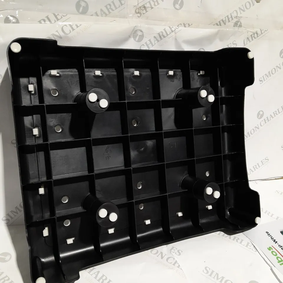 BOXED UNIBOS OUTDOOR HALF STEP - BLACK & WHITE