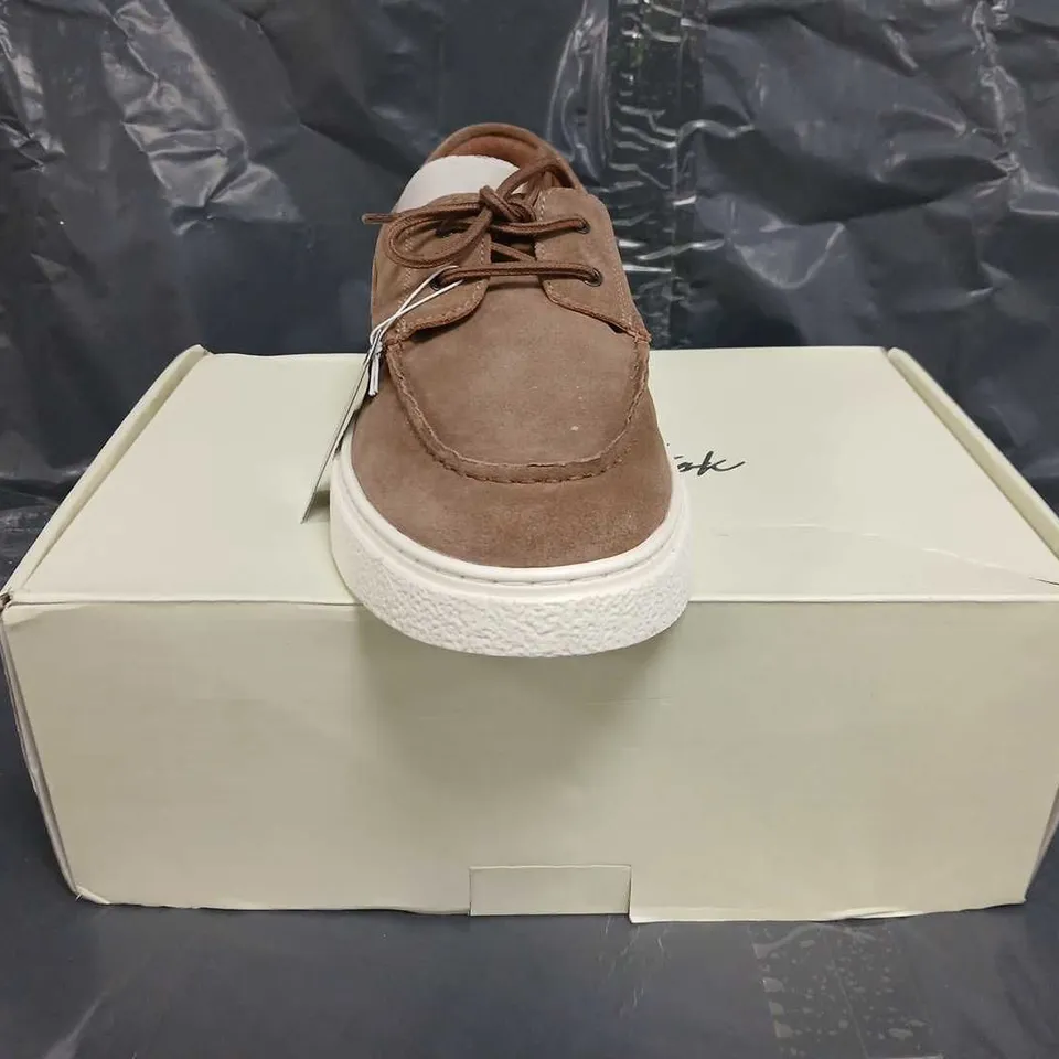 BOXED PAIR OF OFF THE HOOK SHOES IN BROWN SIZE UK 11