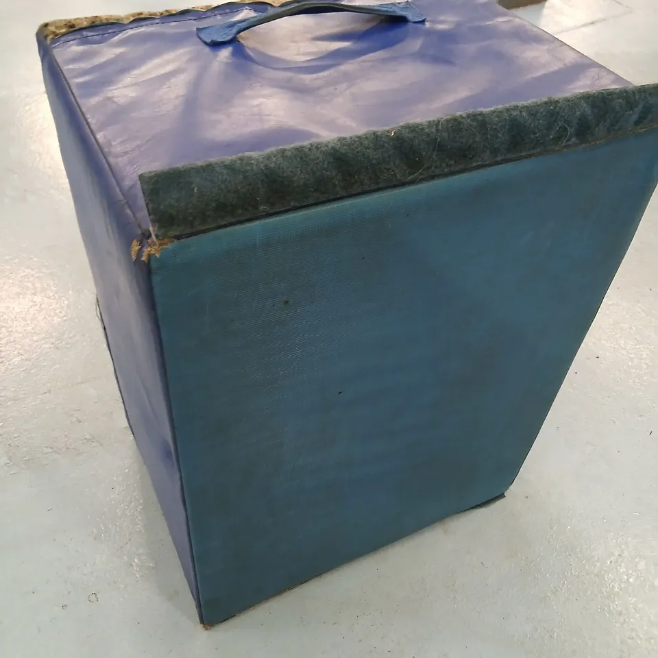 FOUR ASSORTED WEIGHTED CARRY BAGS